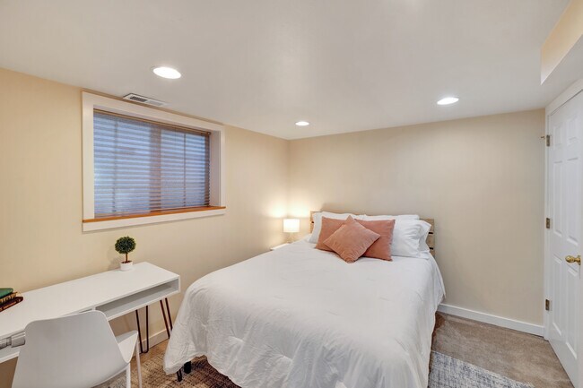 Foto del edificio - 7911 5th Ave NE