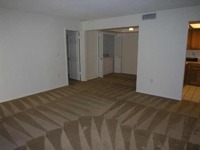 Building Photo - Nice 2 bedroom 2 bath in Mesa!