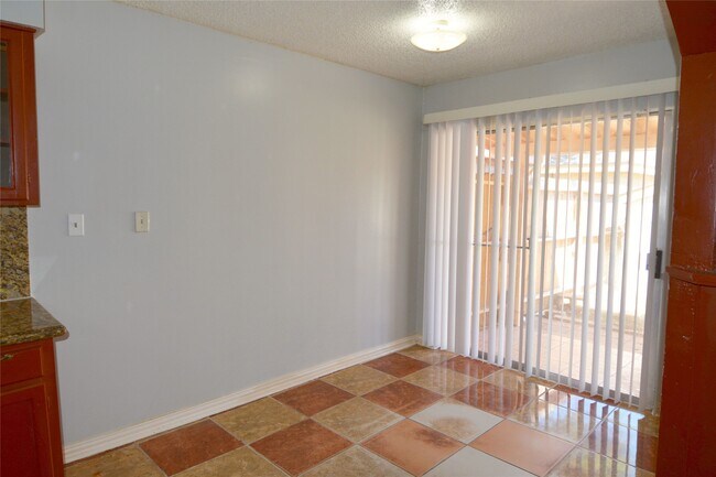 Foto del edificio - 6219 Gladewell Dr