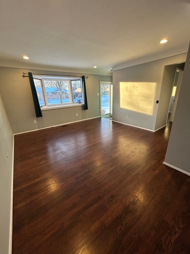 Building Photo - 6838 Moccasin St