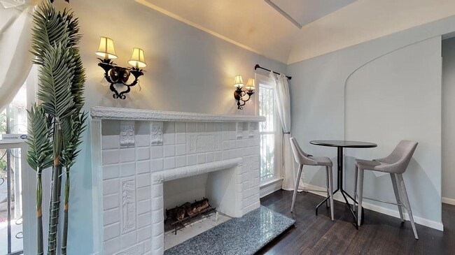 Photo - 216 S Orange Dr. - Room Townhome