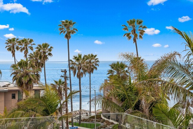 Building Photo - 257 Playa Del Sur St