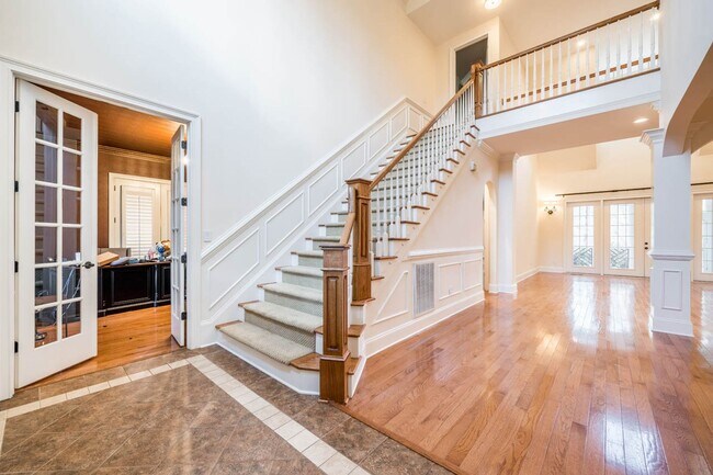 Building Photo - 246 Valley Meadow Dr