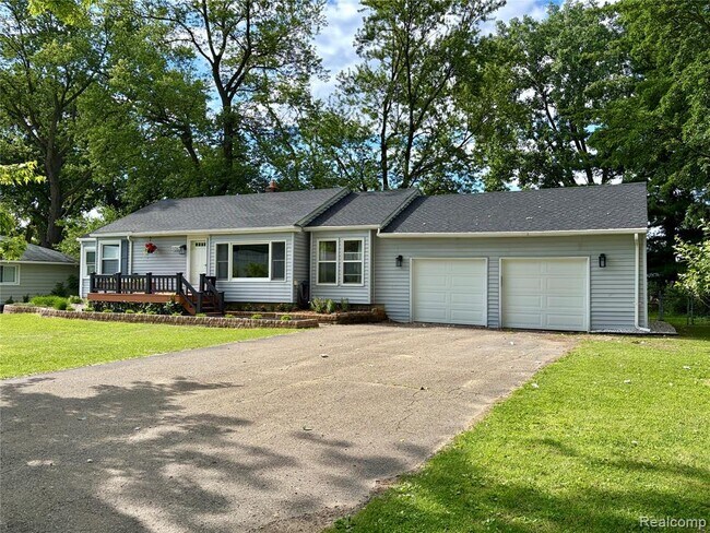 Building Photo - 306 Michelson Rd