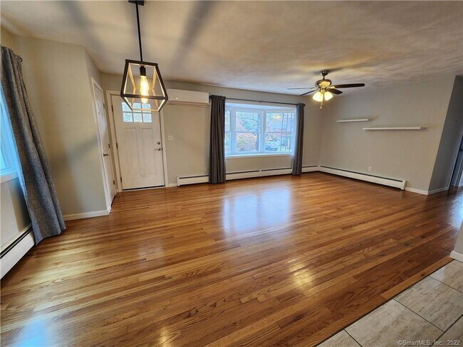 Foto del edificio - 24 Savi Ave