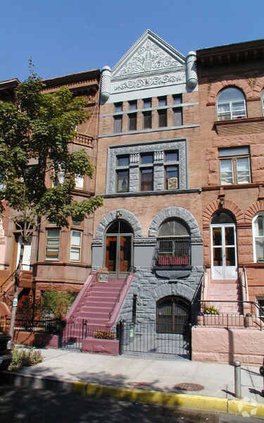 Primary Photo - 1229 Dean St
