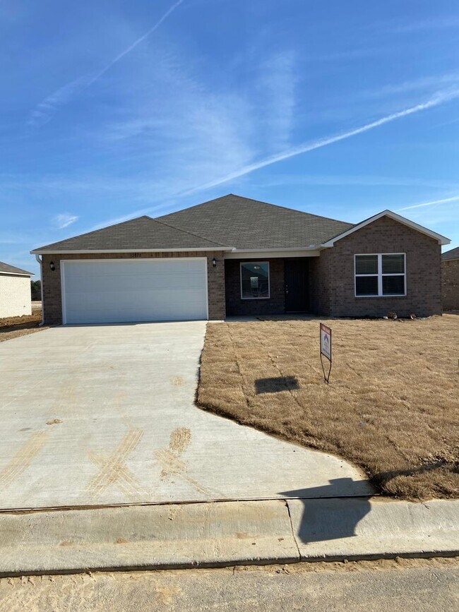 Foto del edificio - *Pre-Leasing* | Four Bedroom | Two Bathroo...