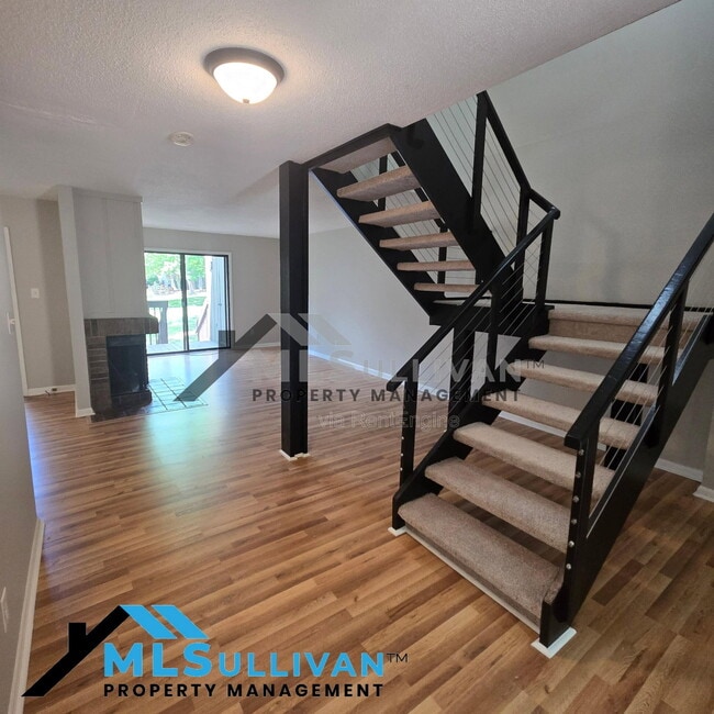Building Photo - 4100 Five Oaks Dr
