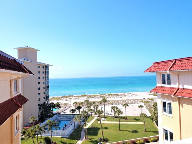 Building Photo - Seasonal Penthouse Unit located on Venice Island!