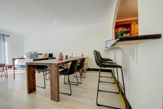 Foto del edificio - 18111 NW 68th Ave