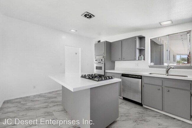 Building Photo - 4 br, 2.5 bath House - 74015 Aster Dr.