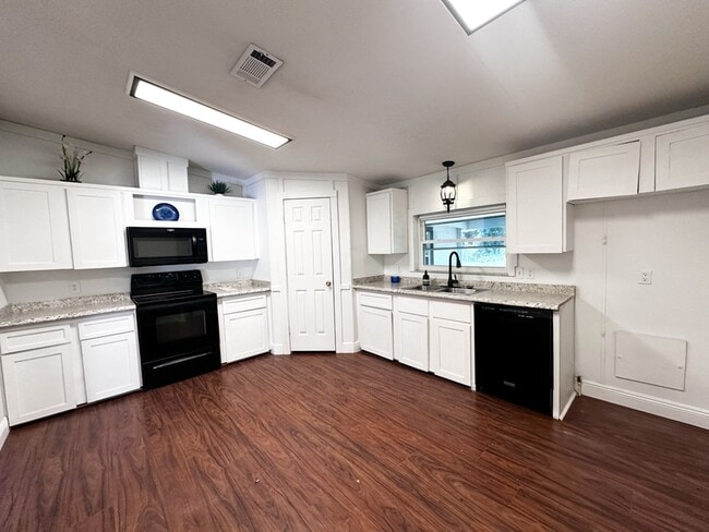 Building Photo - 2325 Salt Creek Trail