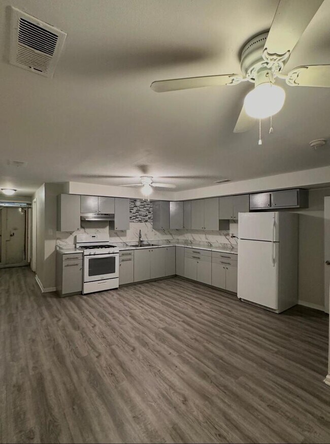 Foto del edificio - 13313 S Eberhart Ave