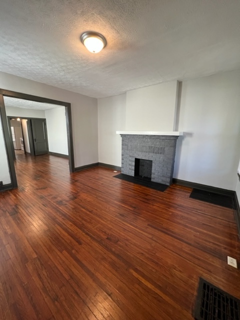 Foto del edificio - 1004 Fairwood Ave