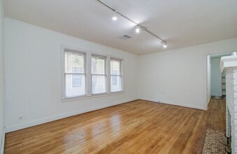 Building Photo - 1428 Wentworth St
