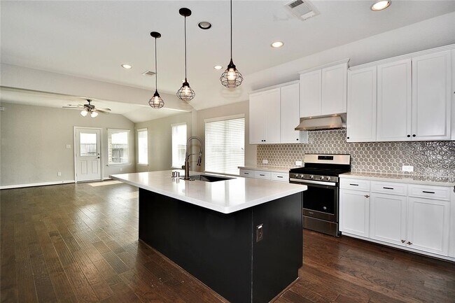 Building Photo - 26322 Stonedale View Dr