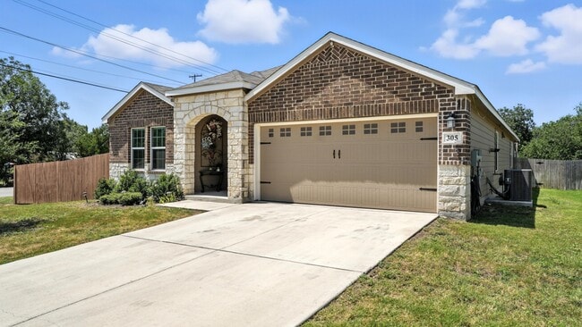 Building Photo - 305 N Kowald Ln