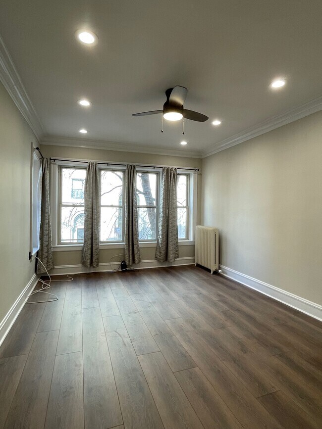 Foto del edificio - 447 W Saint James Pl