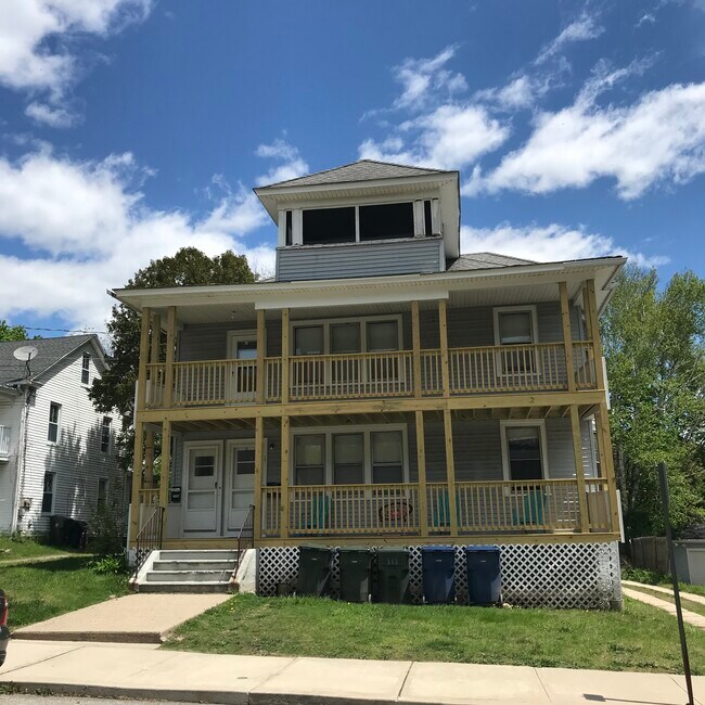 Building Photo - 209 Mansfield Ave