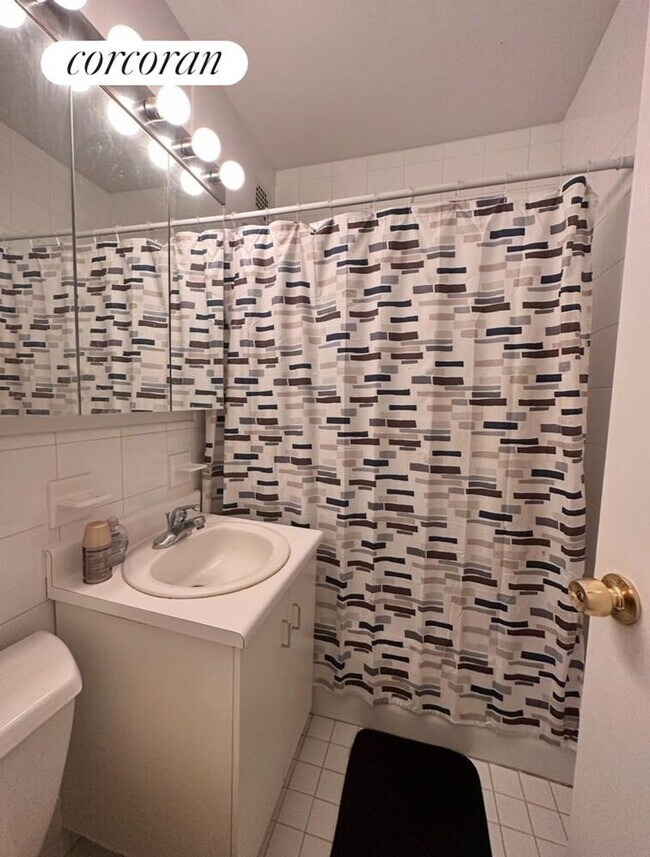 Foto del edificio - 117 W 58th St