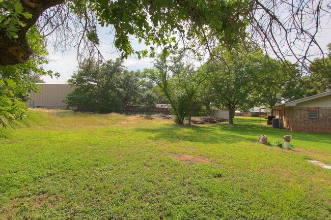 335 Carlson Cir Buchanan Dam Tx 78609 House For Rent In Buchanan Dam Tx Apartments Com