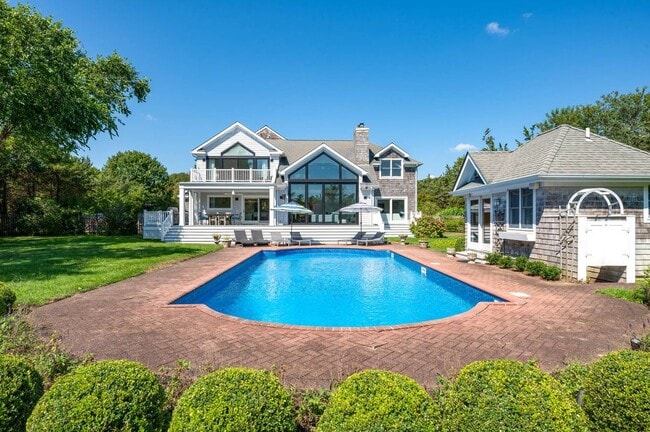 Foto del edificio - 18 Remsen Ln