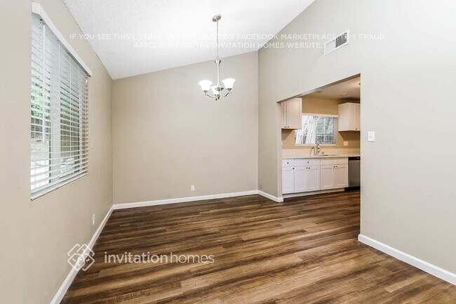 Building Photo - 13427 Almetz St