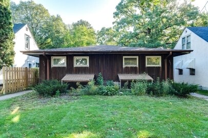 Foto principal - 842 25th Ave SE