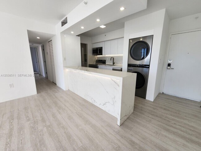 Foto del edificio - 1700 NW N River Dr