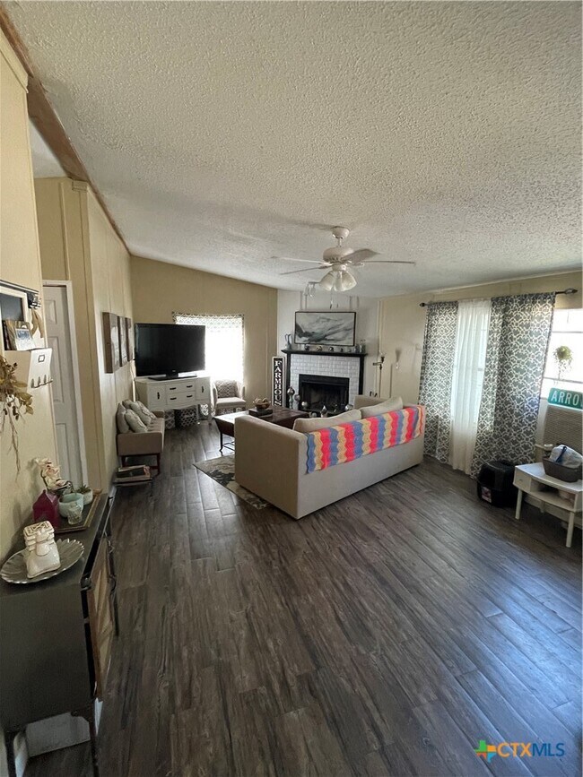 Foto del edificio - 627 Buck Trail