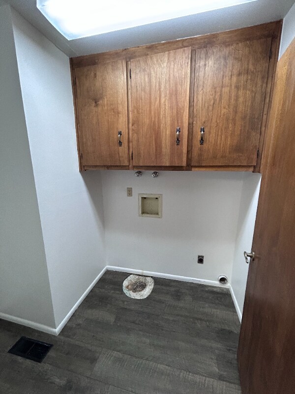 Foto del edificio - 424 Forest Vale Cir