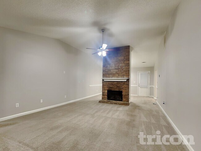 Building Photo - 10980 Thrasher Rd