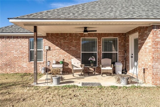 Building Photo - 8915 Southridge Dr