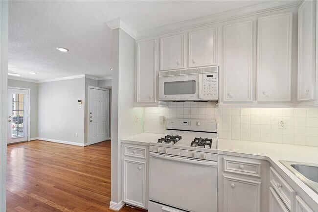 Building Photo - 4608 Woodhead St