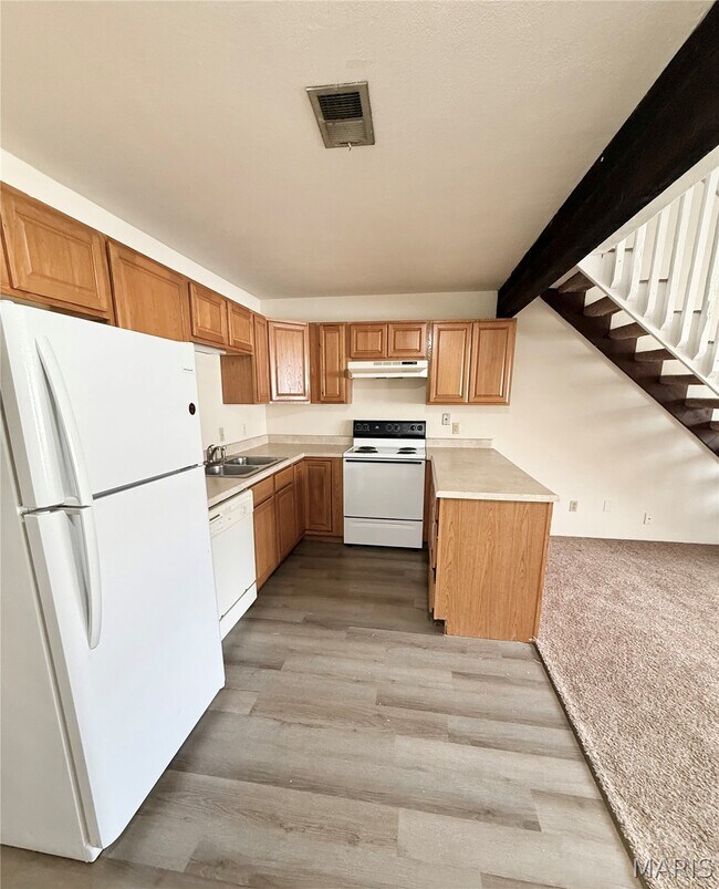 Foto del edificio - 822 White Oak Dr