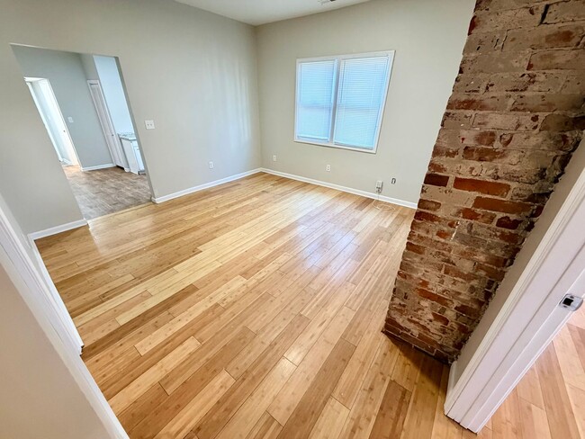 Building Photo - 526 Ohio St