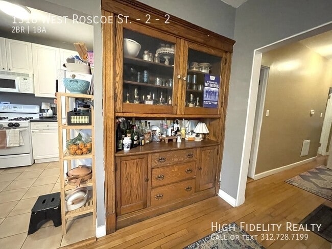 Foto del edificio - 1318 W Roscoe St