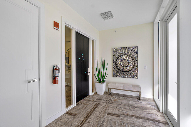 Foto del edificio - 3550 S Ocean Blvd