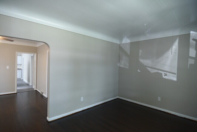 Building Photo - 1471 Wayburn St