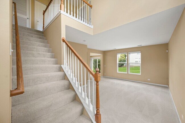 Building Photo - 3158 Ollerton Ave