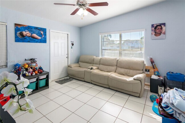 Building Photo - 11535 Lincoln Blvd