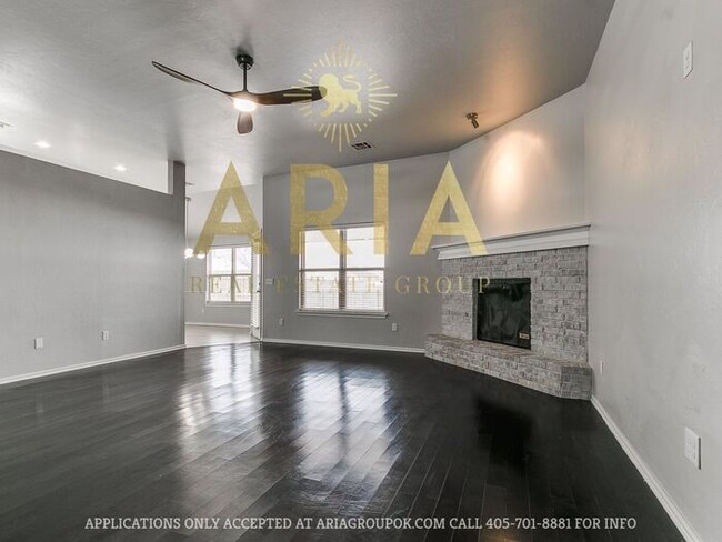 Building Photo - Get Ready to Fall in LOVE with This 3 Bed/...