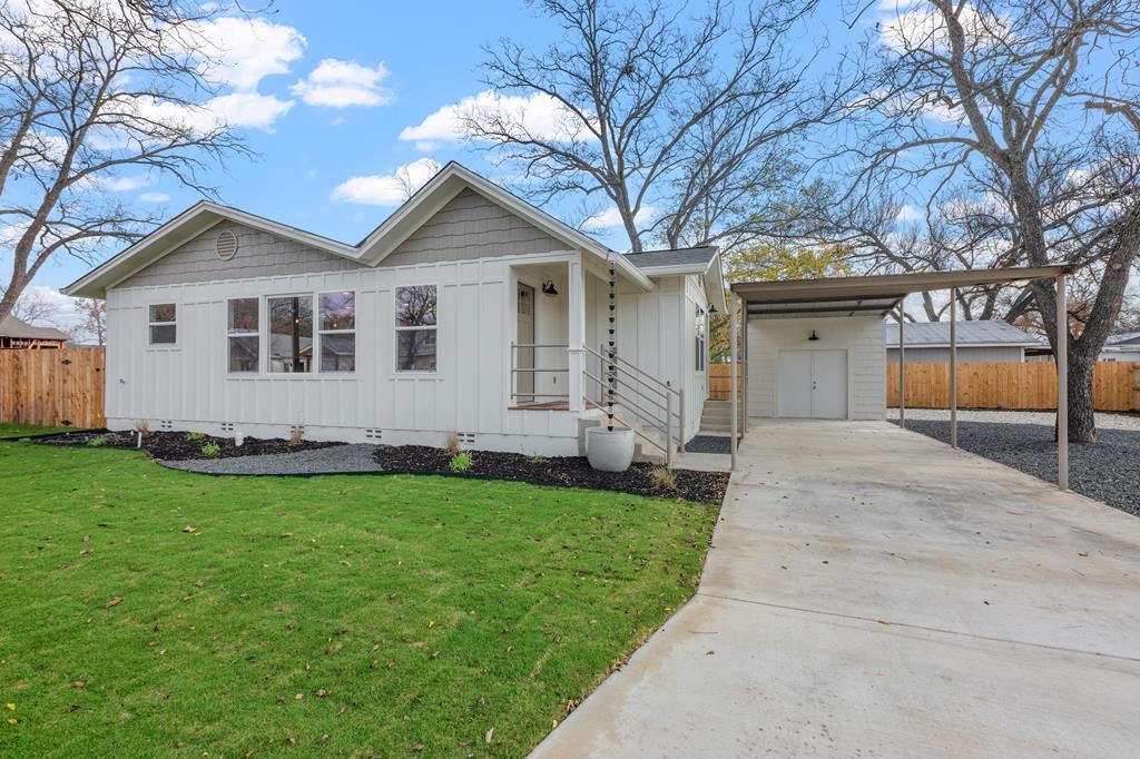 905 N Lincoln St, Fredericksburg, TX 78624 House Rental in
