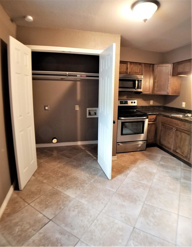 Foto del edificio - 604 E Rosedale St