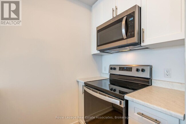 Photo du bâtiment - 470-470 Dundas St E