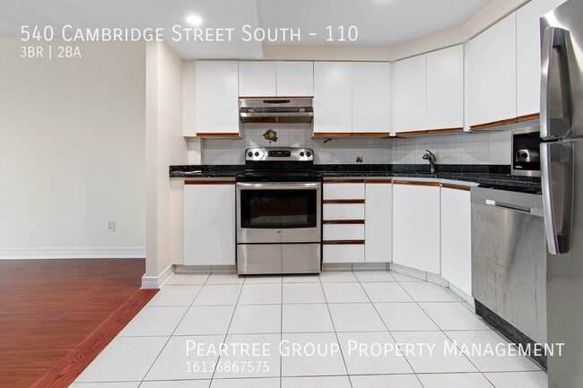 Photo du bâtiment - Calm Cambridge-3 bed condo in Centretown w...