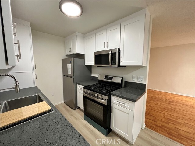 Foto del edificio - 1658 Colby Ave