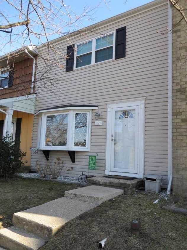 Primary Photo - Beautiful 3 BR/2.5 BA Townhome in Millersv...