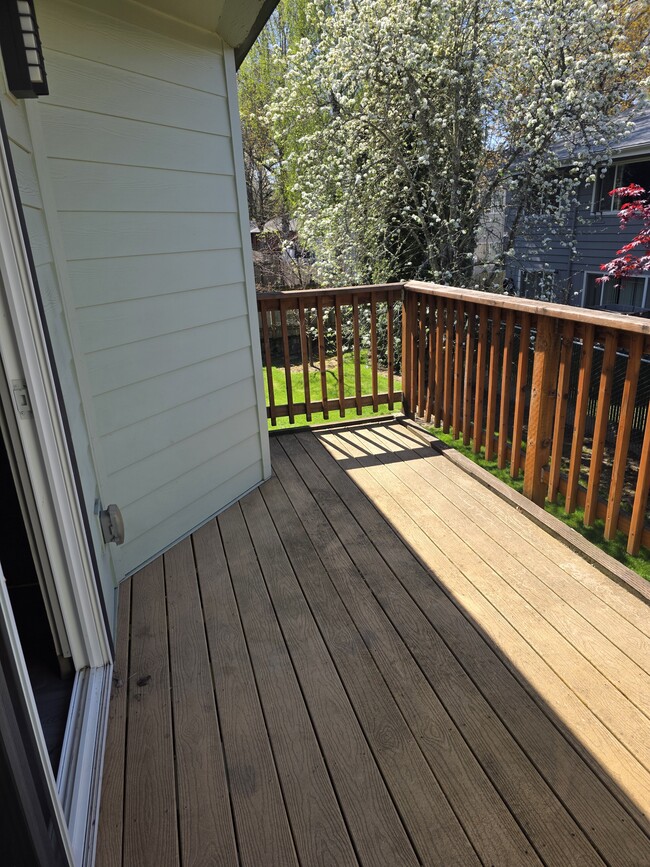 Large Deck/patio - West End Apartments