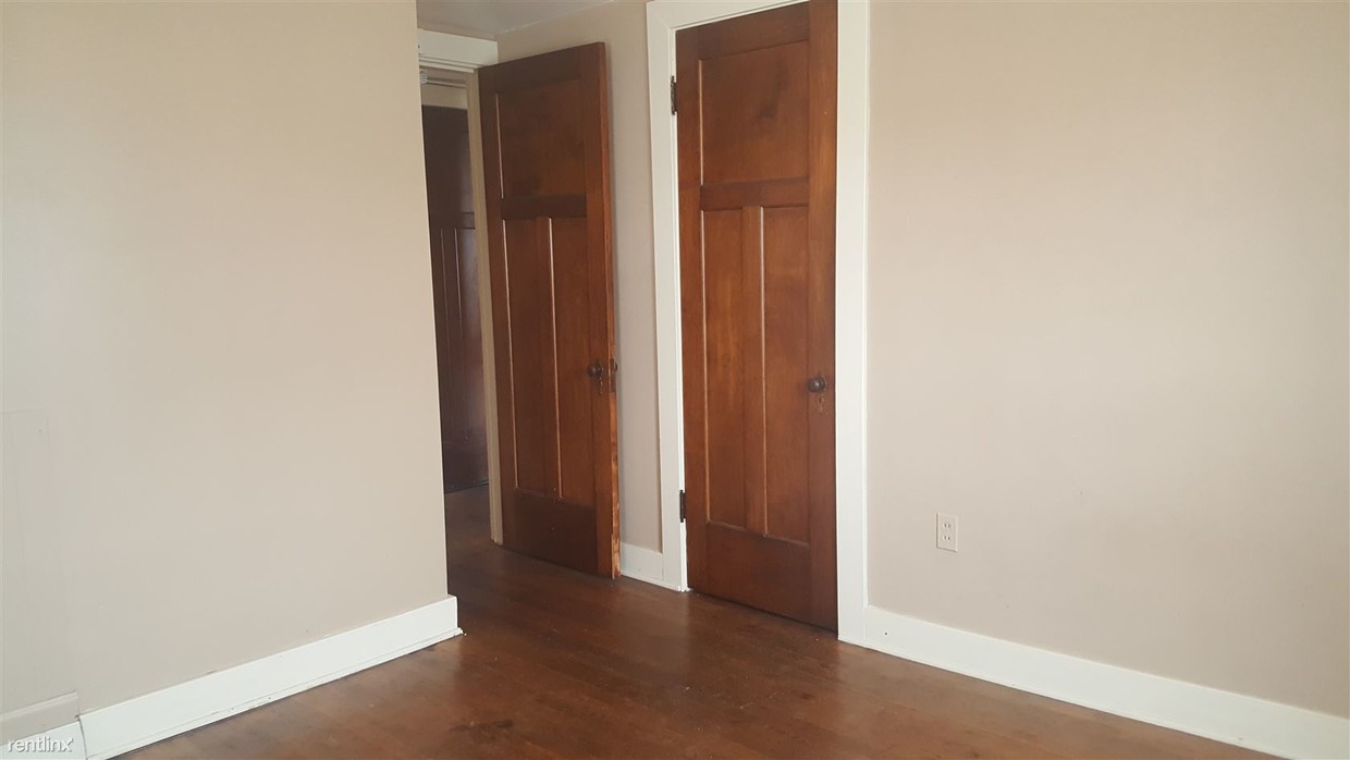 Building Photo - 1 br, 1 bath Apartment - 638 N Main St Apt 4